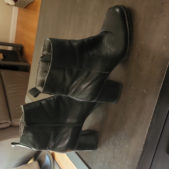 Leather boots - Picture 4 of 10